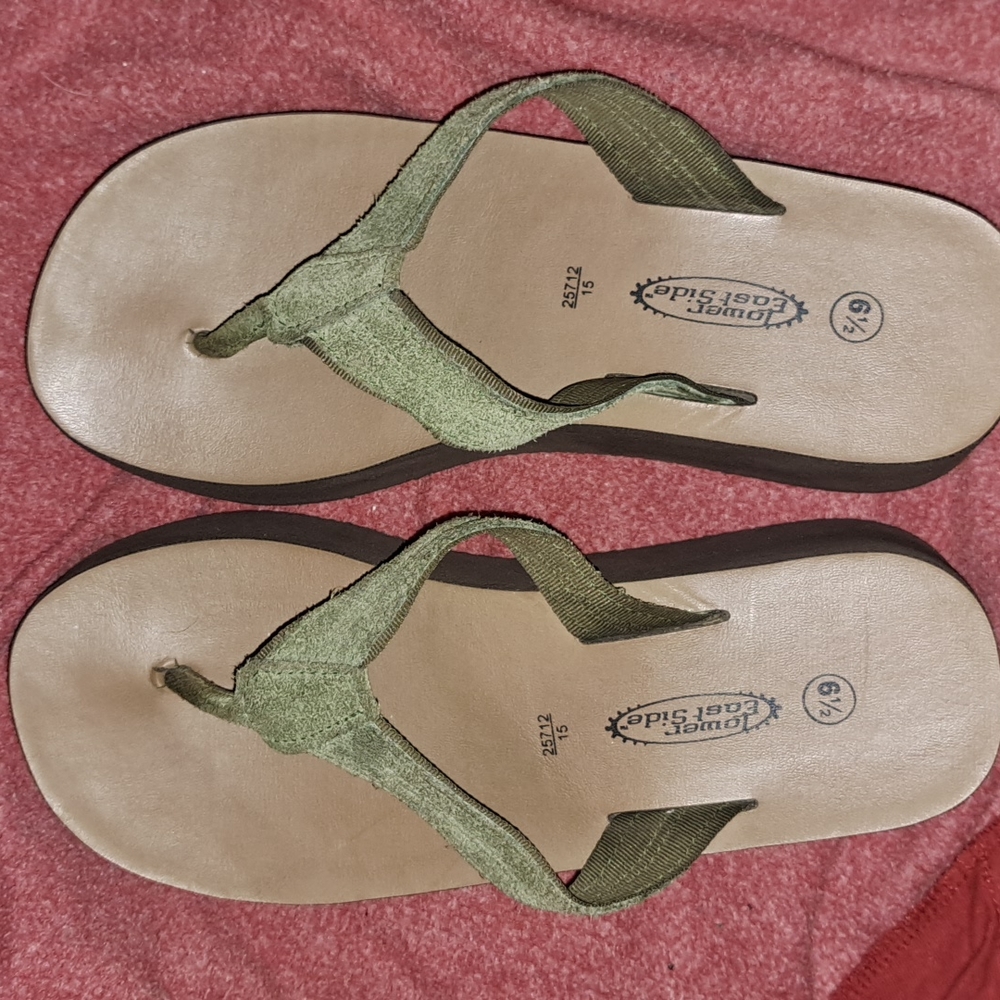 Ladies Lower East Side size 6.5 army green and tan with brown chunky sole sandal
